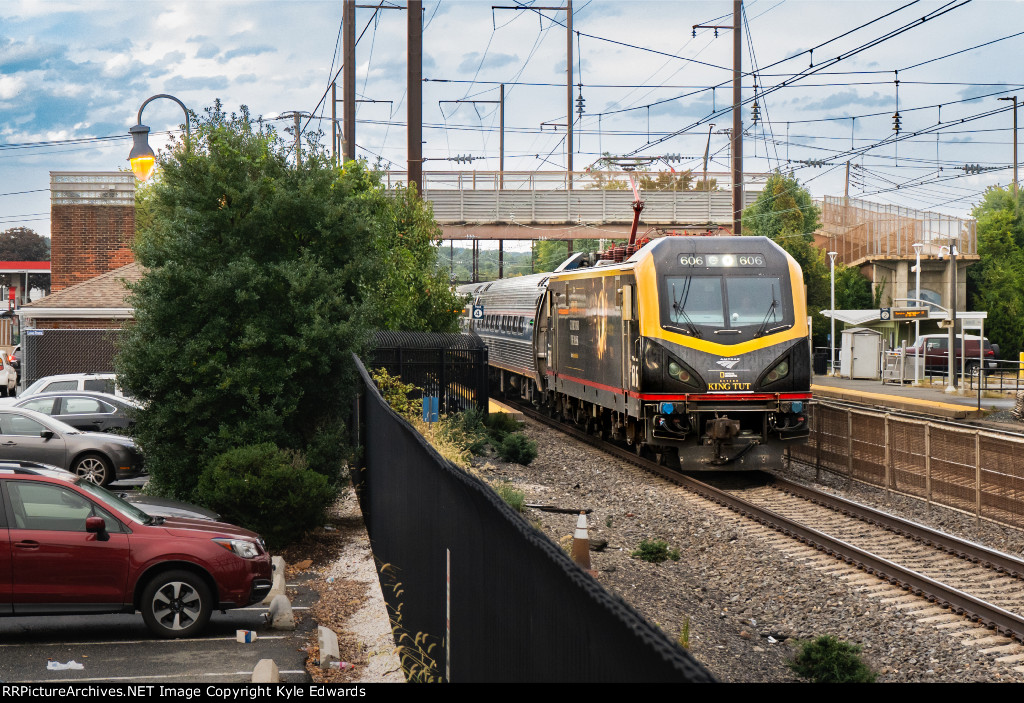 AMTK ACS-64 #606 on "Northeast Regional" No. 87